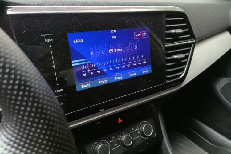Used Jetta VS5 2023 280TSI Automatic Trend Edition Audio And AC Panel