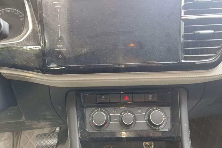 Used Jetta VS5 2023 280TSI Automatic Trend Edition Audio And AC Panel