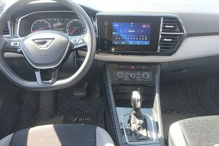 Used Jetta VS5 2023 280TSI Automatic Trend Edition Audio And AC Panel