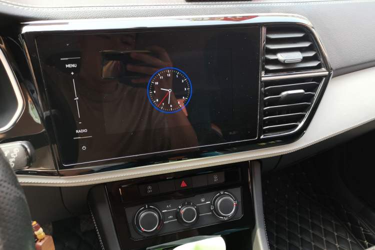 Used Jetta VS5 2023 280TSI Automatic Trend Edition Audio And AC Panel