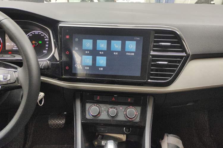 Used Jetta VS5 2023 280TSI Automatic Trend Edition Audio And AC Panel