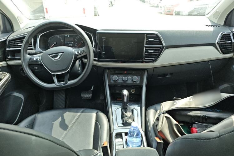 Used Jetta VS5 2023 280TSI Automatic Trend Edition Center Console