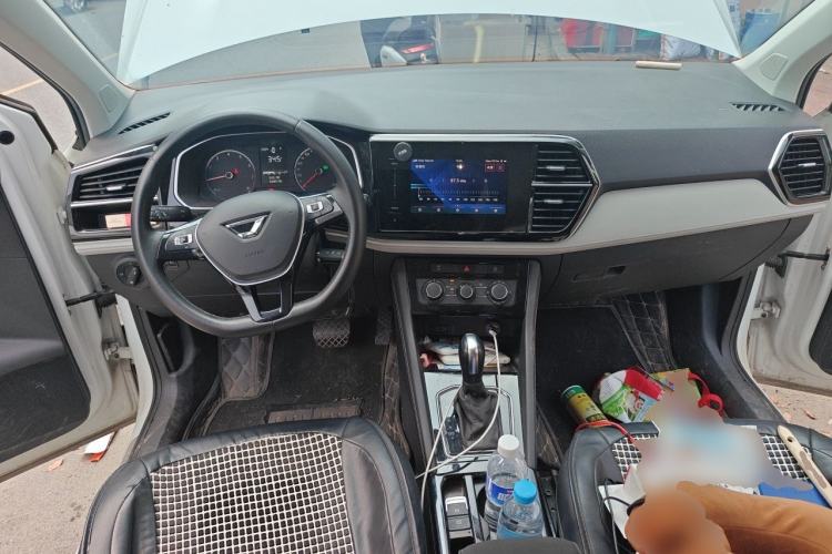 Used Jetta VS5 2023 280TSI Automatic Trend Edition Center Console