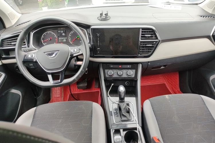 Used Jetta VS5 2023 280TSI Automatic Trend Edition Center Console
