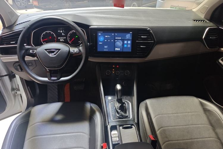 Used Jetta VS5 2023 280TSI Automatic Enjoyment Model Center Console