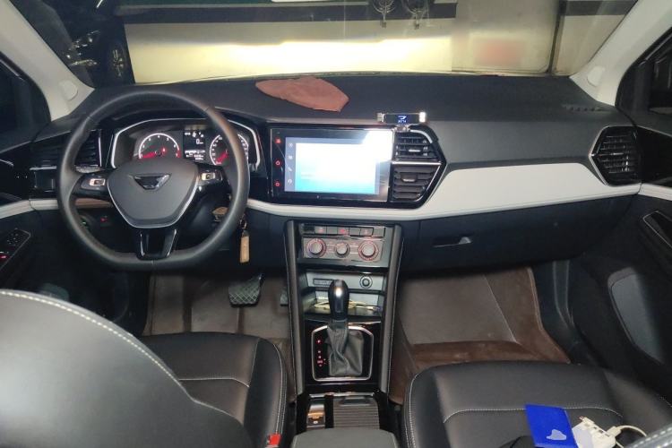 Used Jetta VS5 2023 280TSI Automatic Trend Edition Center Console