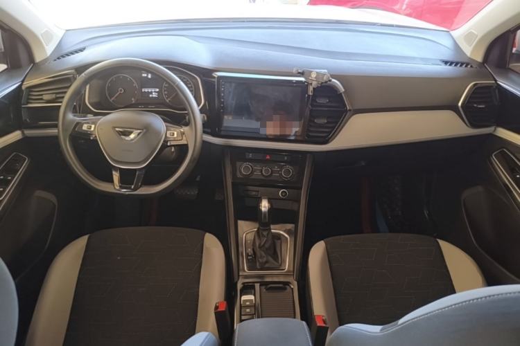 Used Jetta VS5 2023 280TSI Automatic Trend Edition Center Console