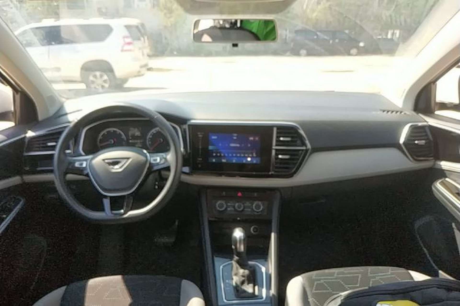 Used Jetta VS5 2023 280TSI Automatic Trend Edition Center Console