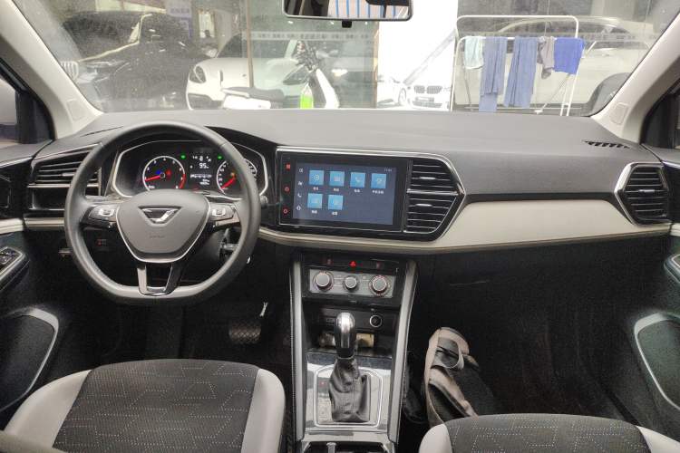Used Jetta VS5 2023 280TSI Automatic Trend Edition Center Console
