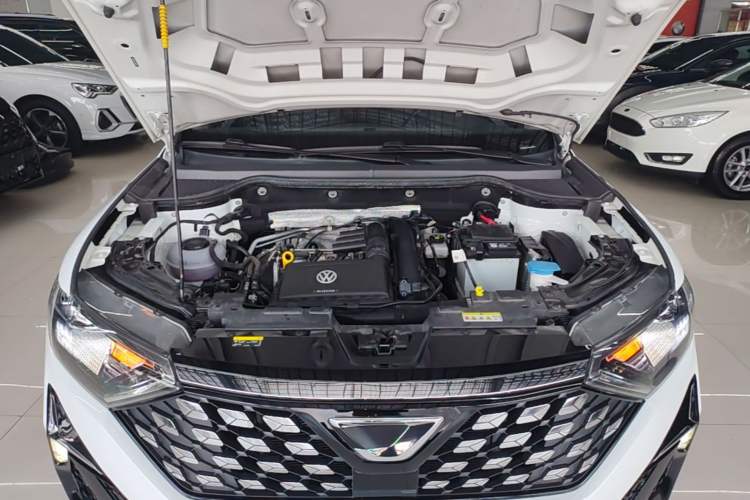 Used Jetta VS5 2023 280TSI Manual Enjoyment Version Engine Bay