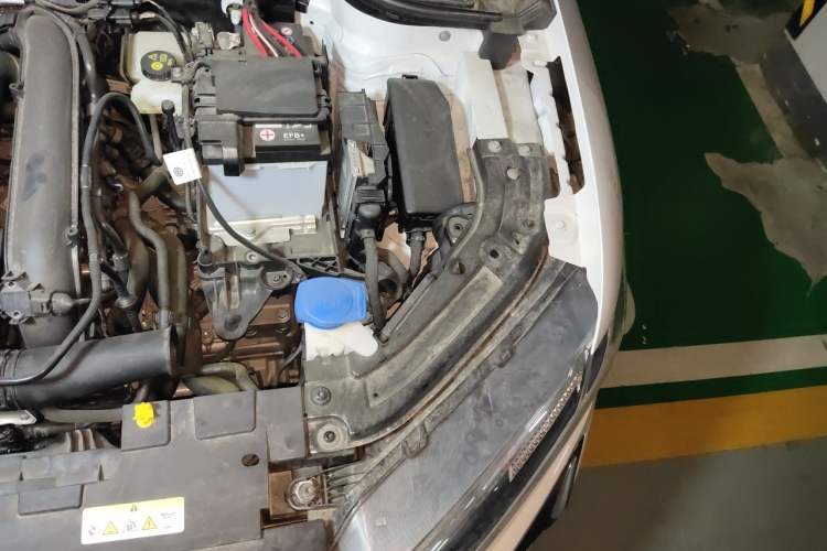Used Jetta VS5 2023 280TSI Automatic Trend Edition Engine Bay Left