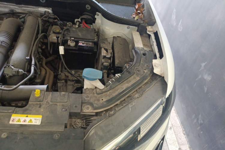 Used Jetta VS5 2023 280TSI Automatic Trend Edition Engine Bay Left