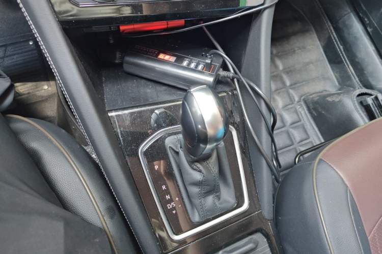 Used Jetta VS5 2023 280TSI Automatic Trend Edition Gear Lever