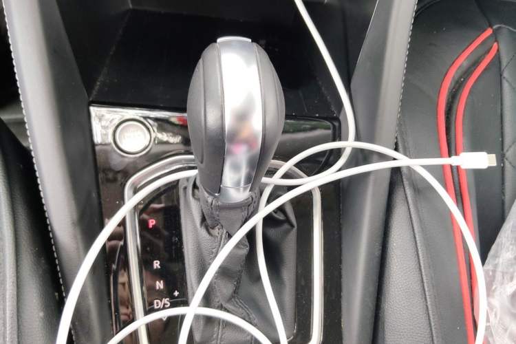 Used Jetta VS5 2023 280TSI Automatic Glory Edition Gear Lever
