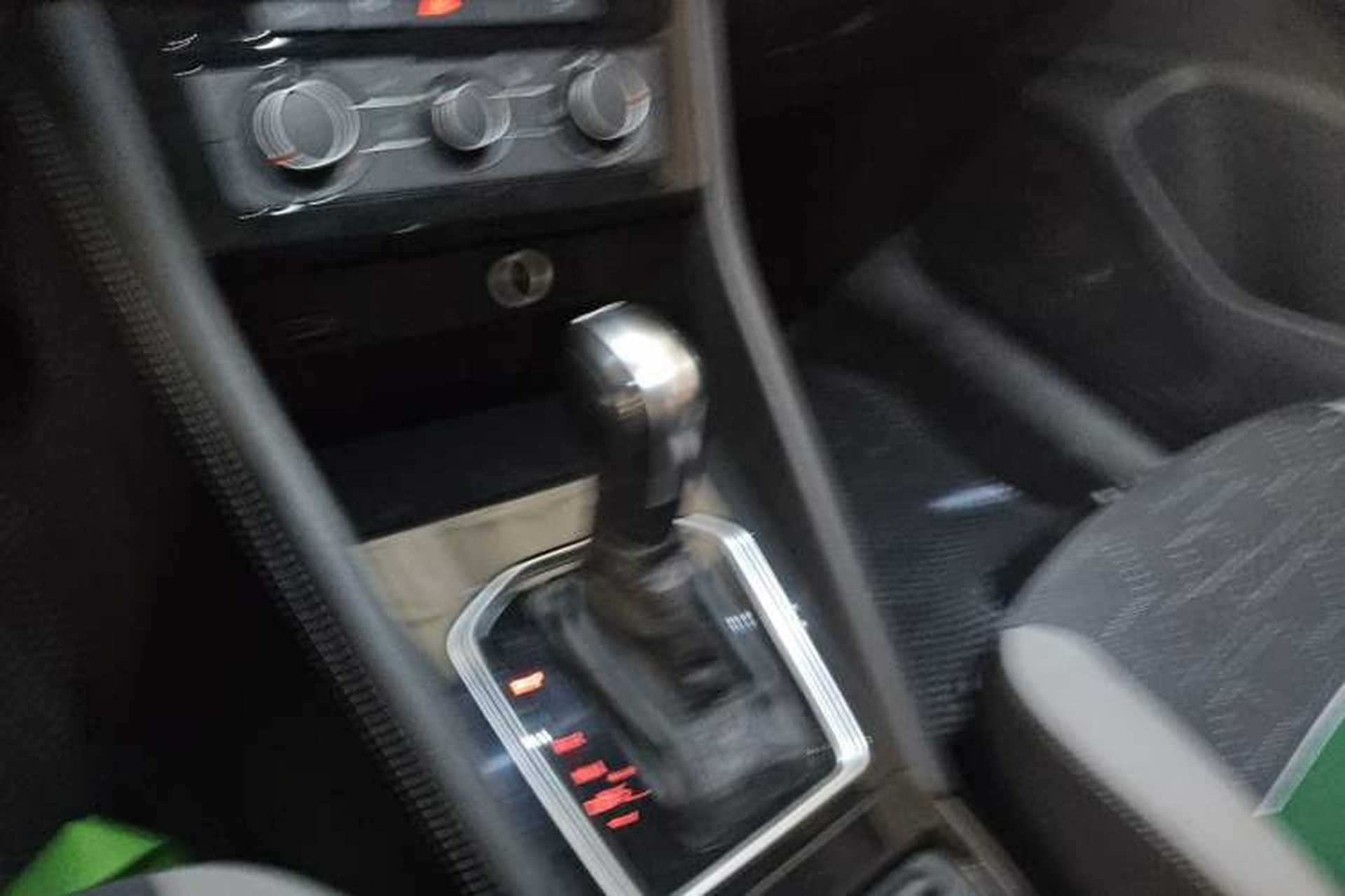 Used Jetta VS5 2023 280TSI Automatic Trend Edition Gear Lever