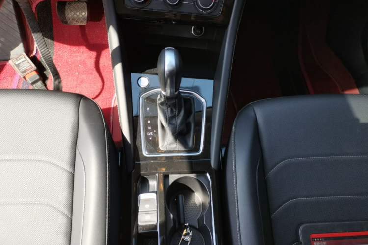 Used Jetta VS5 2023 280TSI Automatic Enjoyment Model Gear Lever