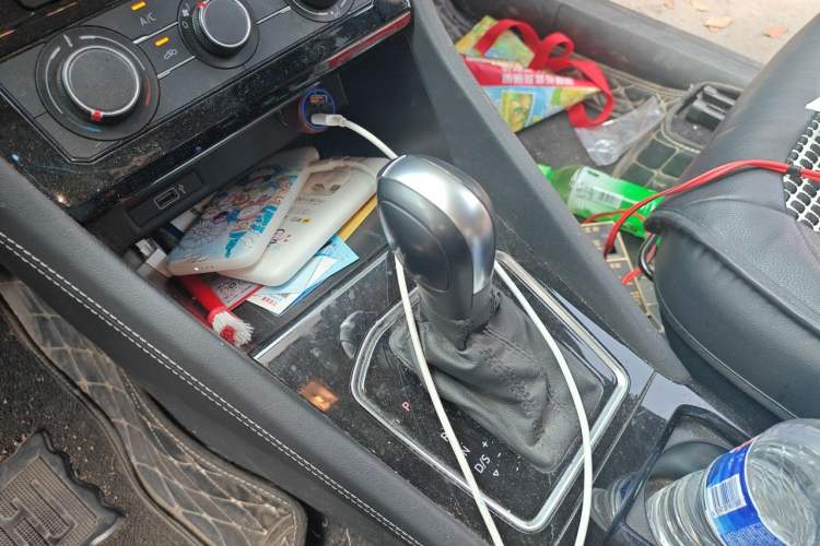 Used Jetta VS5 2023 280TSI Automatic Trend Edition Gear Lever
