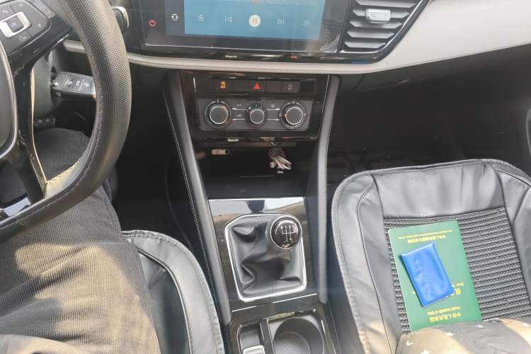 Used Jetta VS5 2023 280TSI Manual Entry-Level Model Gear Lever