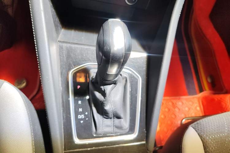Used Jetta VS5 2023 280TSI Automatic Trend Edition Gear Lever