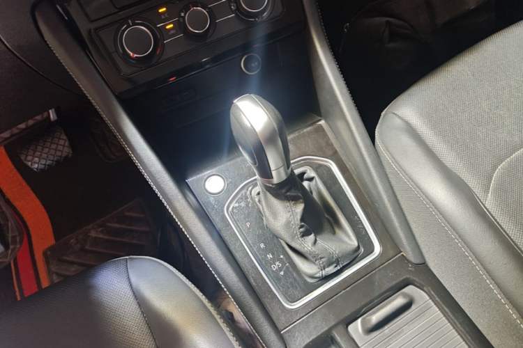 Used Jetta VS5 2023 280TSI Automatic Enjoyment Model Gear Lever