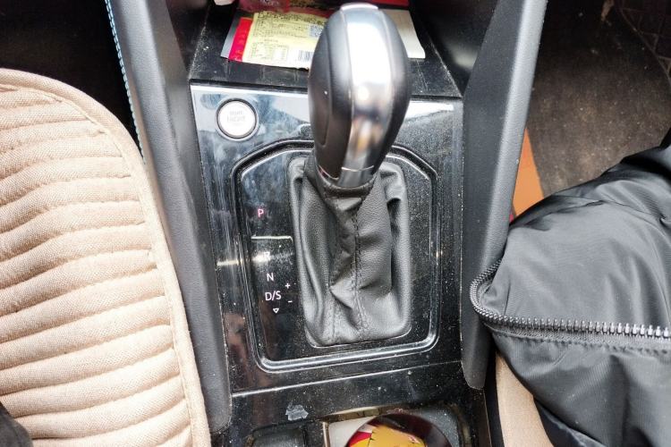 Used Jetta VS5 2023 280TSI Automatic High-Gloss Enjoyment Model Gear Lever