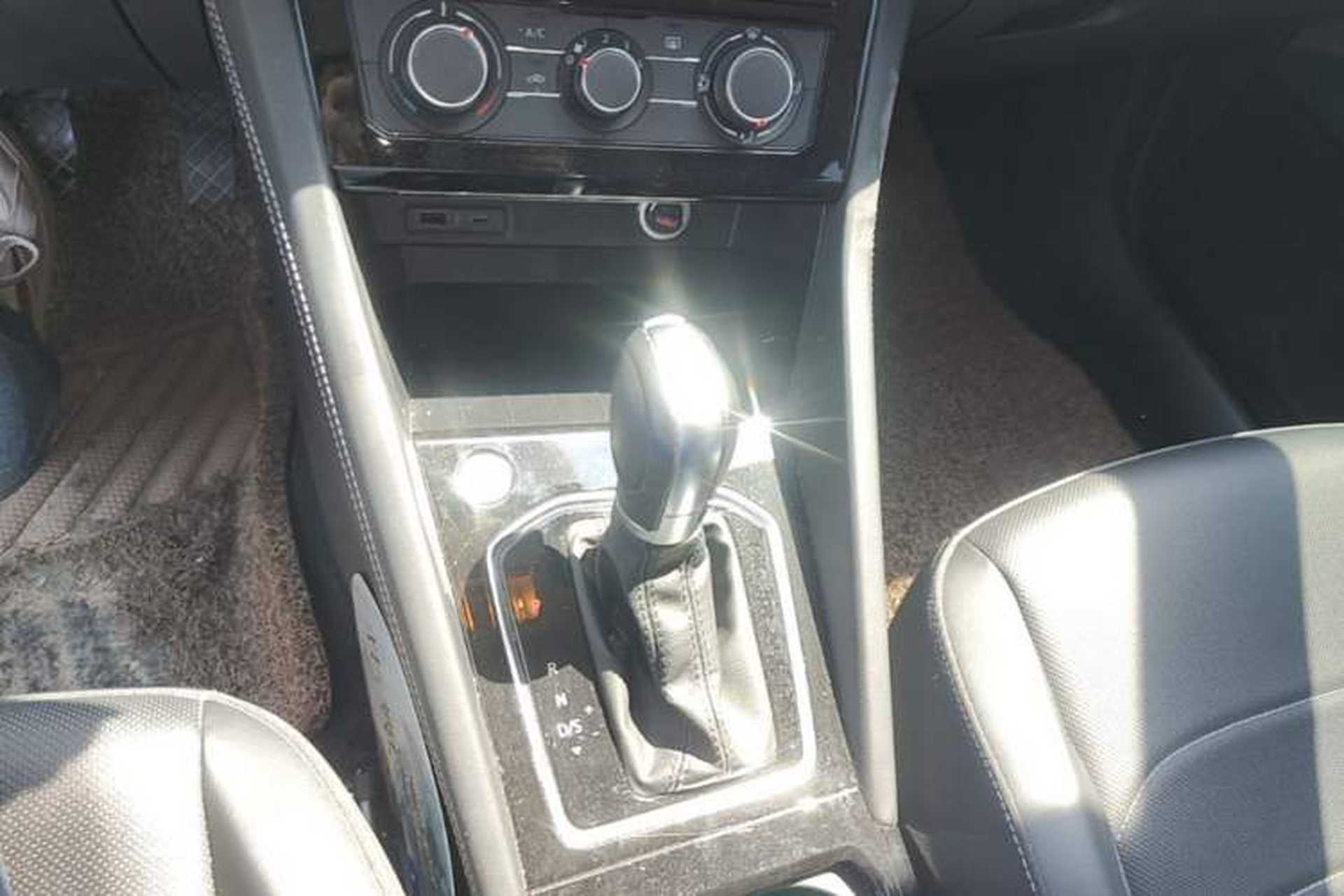 Used Jetta VS5 2023 280TSI Automatic Enjoyment Model Gear Lever