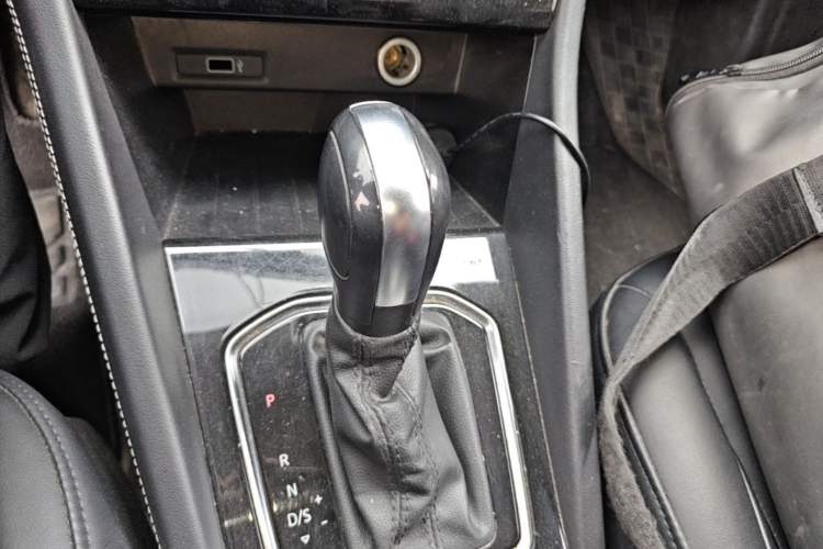 Used Jetta VS5 2023 280TSI Automatic Trend Edition Gear Lever