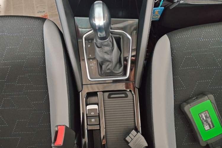 Used Jetta VS5 2023 280TSI Automatic Trend Edition Gear Lever