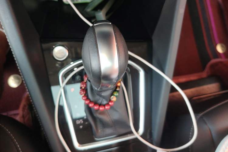 Used Jetta VS5 2023 280TSI Automatic Glory Edition Gear Lever
