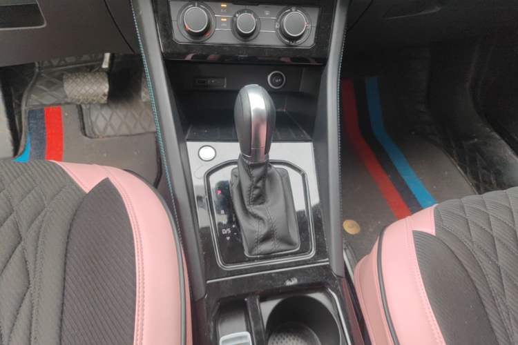 Used Jetta VS5 2023 280TSI Automatic High-Gloss Enjoyment Model Gear Lever