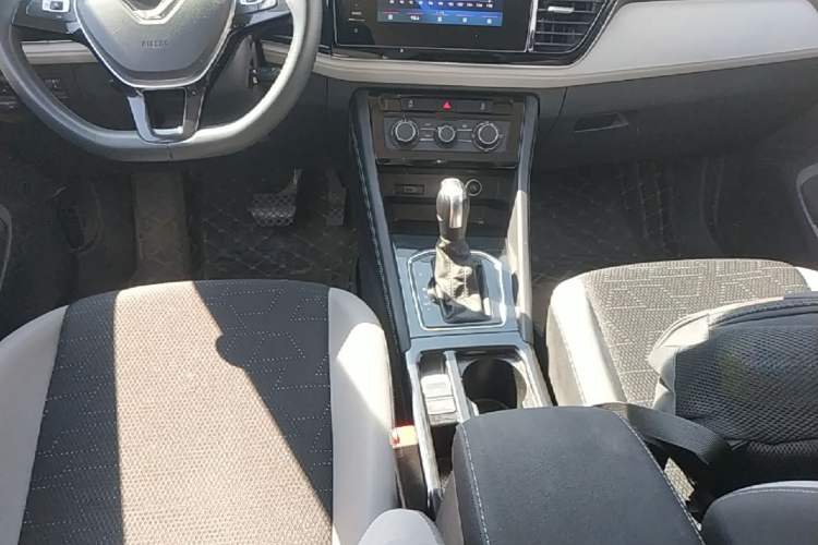 Used Jetta VS5 2023 280TSI Automatic Trend Edition Gear Lever