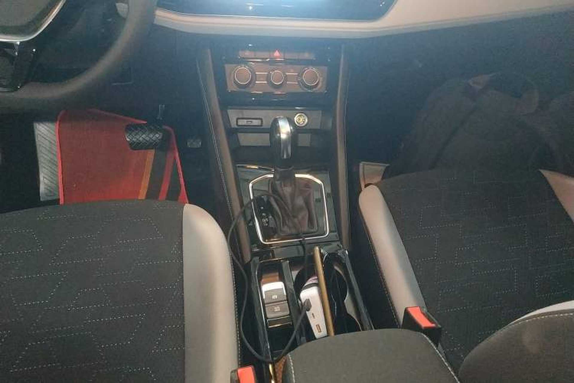 Used Jetta VS5 2023 280TSI Automatic Trend Edition Gear Lever