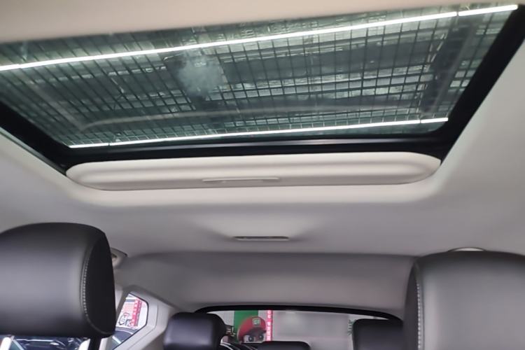 Used Jetta VS5 2023 280TSI Manual Enjoyment Version Headliner