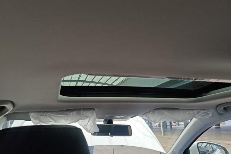 Used Jetta VS5 2023 280TSI Manual Enjoyment Version Headliner