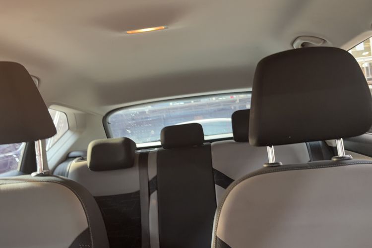Used Jetta VS5 2023 280TSI Automatic Trend Edition Headliner