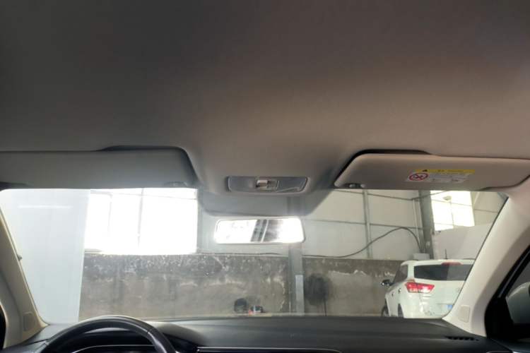 Used Jetta VS5 2023 280TSI Automatic Trend Edition Headliner