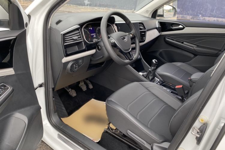 Used Jetta VS5 2023 280TSI Manual Enjoyment Version Interior 4