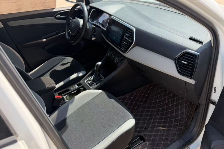 Used Jetta VS5 2023 280TSI Automatic Trend Edition Interior 4