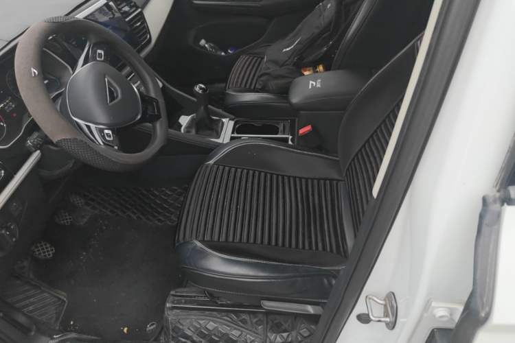 Used Jetta VS5 2023 280TSI Manual Entry-Level Model Left Front Seat