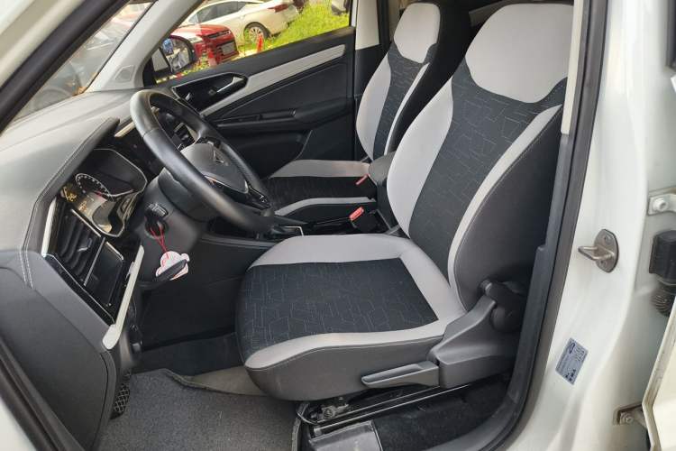 Used Jetta VS5 2023 280TSI Automatic Trend Edition Left Front Seat