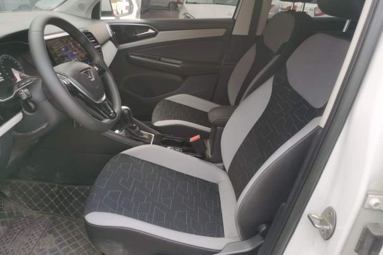 Used Jetta VS5 2023 280TSI Automatic Trend Edition Left Front Seat