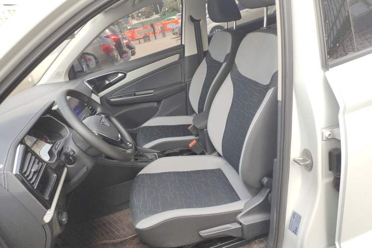 Used Jetta VS5 2023 280TSI Automatic Trend Edition Left Front Seat