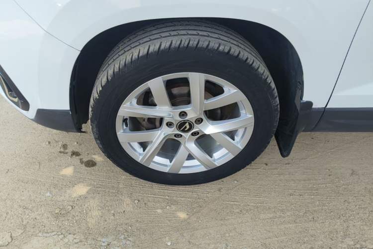 Used Jetta VS5 2023 280TSI Automatic Trend Edition Left Front Wheel Hub