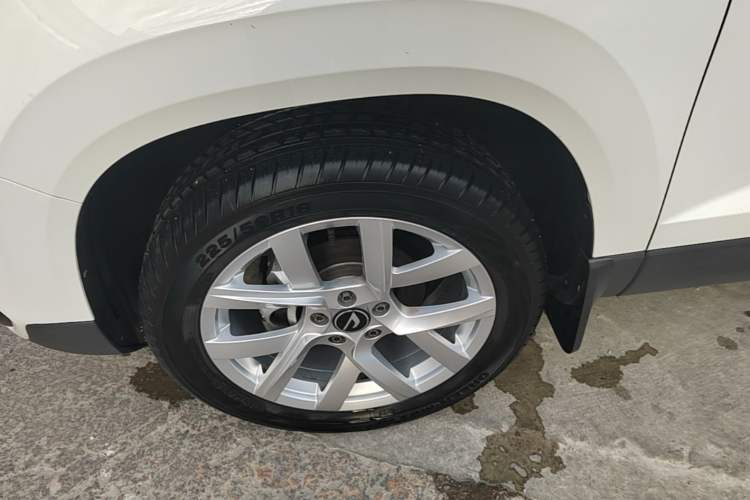 Used Jetta VS5 2023 280TSI Automatic Trend Edition Left Front Wheel Hub