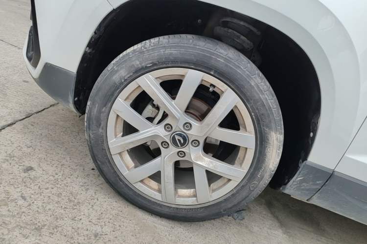 Used Jetta VS5 2023 280TSI Automatic Trend Edition Left Front Wheel Hub