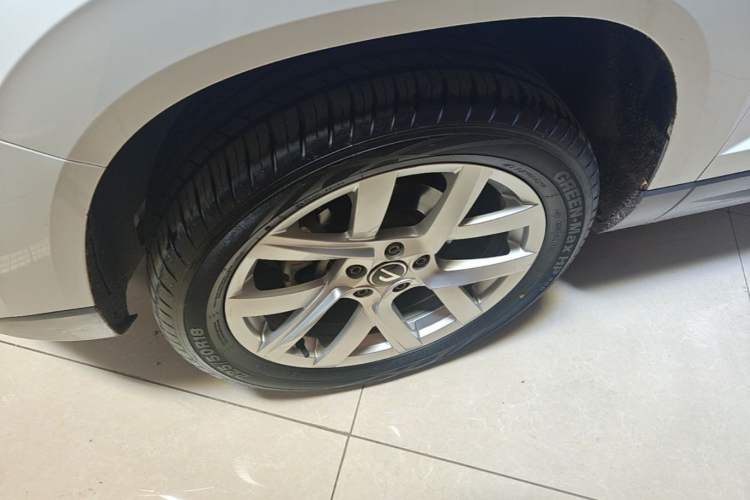Used Jetta VS5 2023 280TSI Automatic Enjoyment Model Left Front Wheel Hub