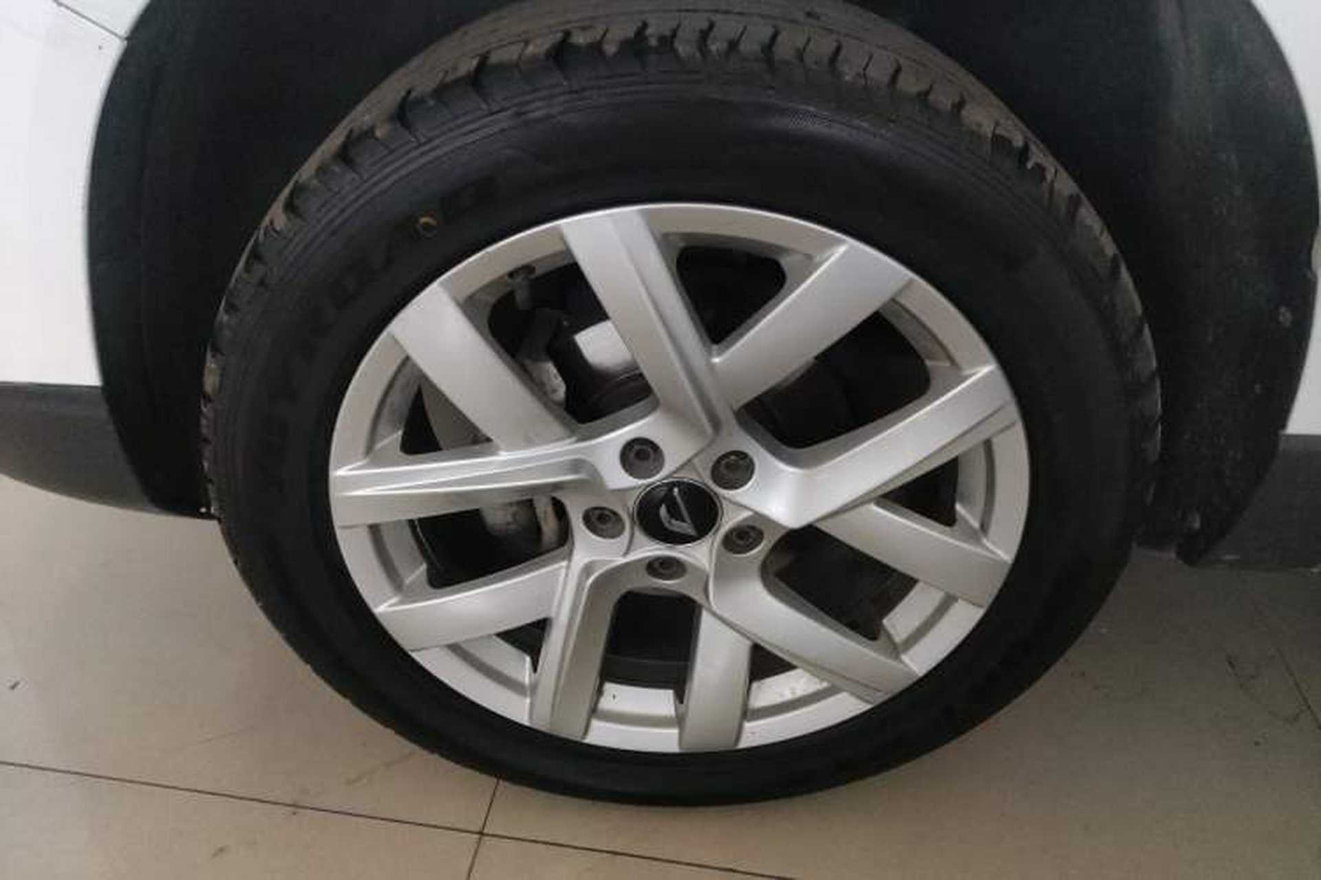 Used Jetta VS5 2023 280TSI Automatic Trend Edition Left Front Wheel Hub