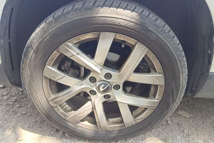 Used Jetta VS5 2023 280TSI Automatic Trend Edition Left Front Wheel Hub