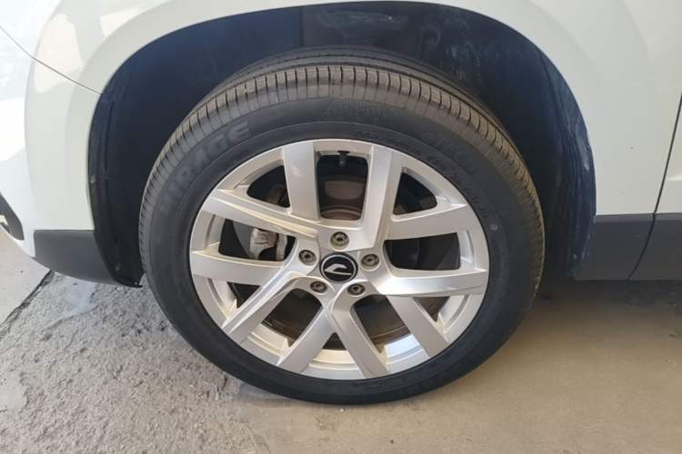 Used Jetta VS5 2023 280TSI Automatic Trend Edition Left Front Wheel Hub