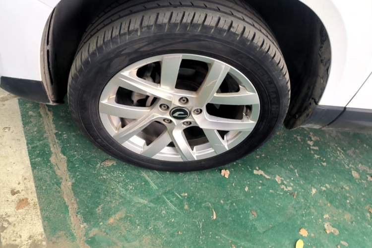 Used Jetta VS5 2023 280TSI Automatic Trend Edition Left Front Wheel Hub